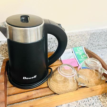 ケソンシティ Infina Towersアパートホテル エクステリア 写真